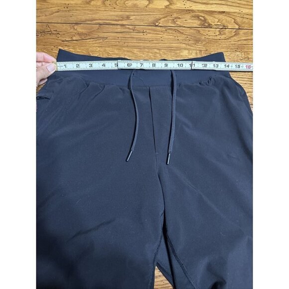 𝅺lululemon K17 Mens Small Shorts Black - Picture 3 of 9